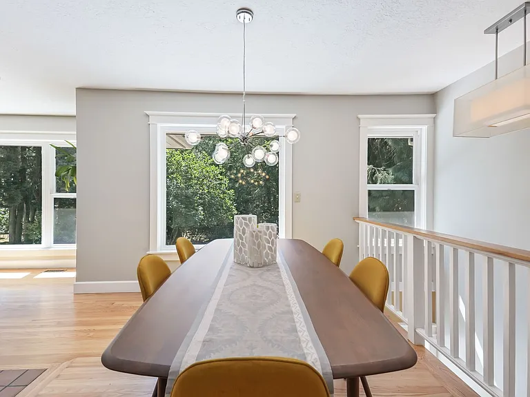 5530 SW Logan Ct — Photo 9