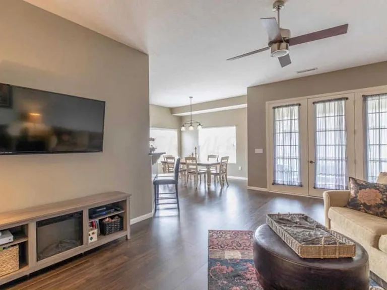 1425 Carylake Cir — Photo 14