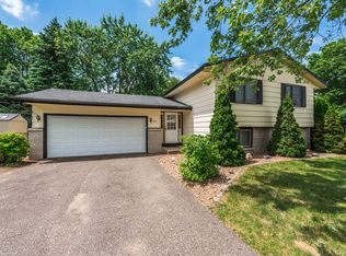 9541 Saratoga Ln N, Maple Grove, MN 55369