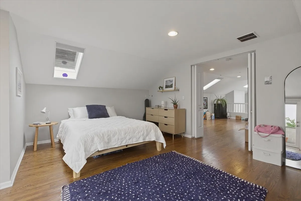 3 bed, 2.5 bath, 2000 sqft, $4,500 — Photo 4