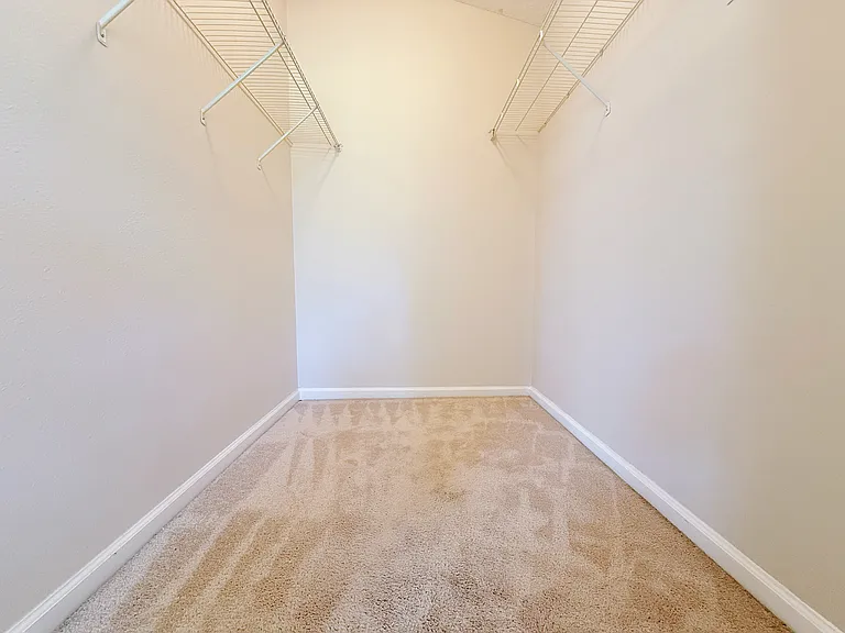 2634 Meadow Oaks Loop — Photo 12