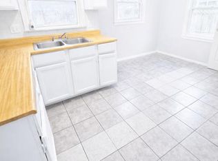 18452 Shaftsbury Ave, Detroit, MI 48219