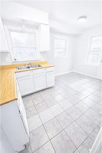 18452 Shaftsbury Ave Photo 1