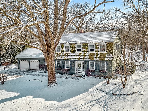 3rd image of 512 Durham Dr