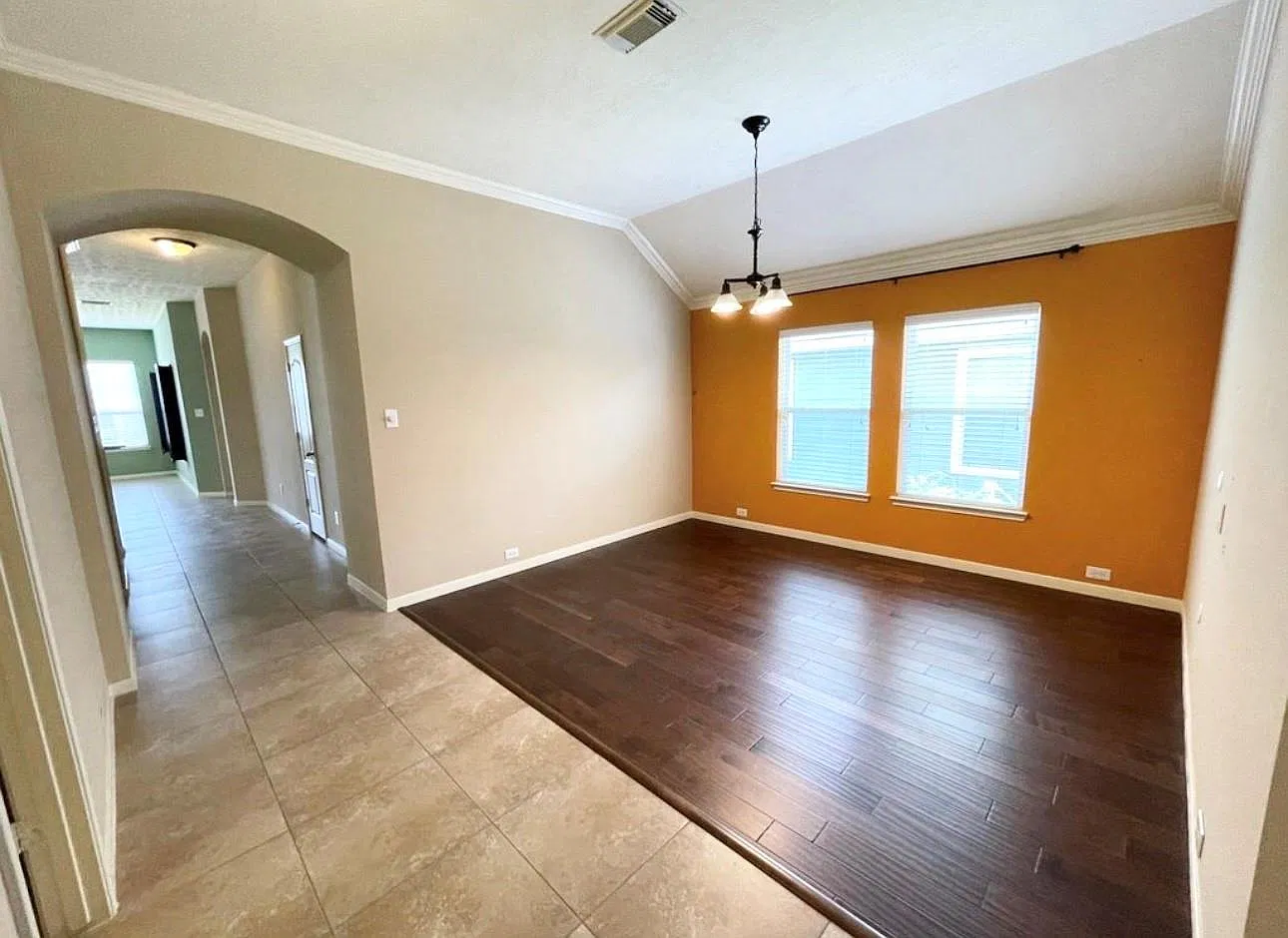3 bed, 2.0 bath, 2225 sqft, $2,250 — Photo 2