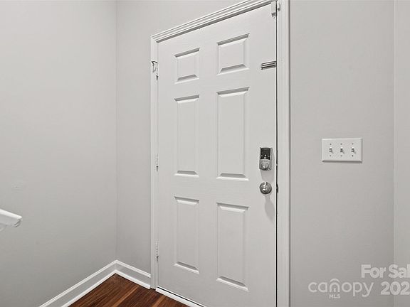 3rd image of 2399 Marett Blvd