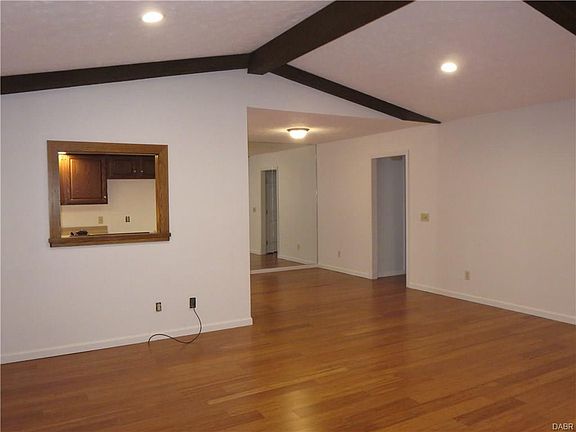 4th image of 670 Pine Needles Dr