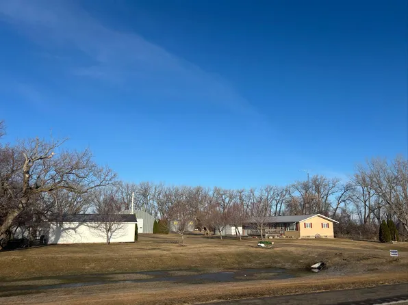 1095 Highway 52, Fessenden, ND 58438