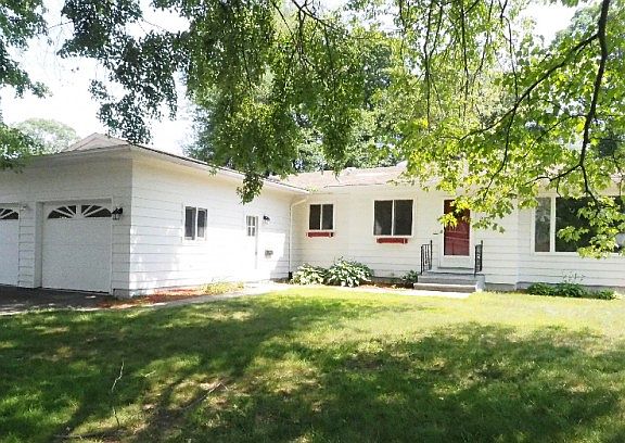 2nd image of 217 Mapleridge Dr