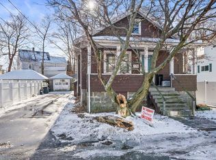 66 Town Hill St, Quincy, MA 02169