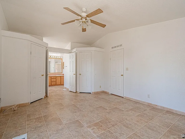 12546 S Cortez Ave — Photo 13