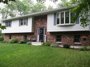 49 E Hill Rd, Brimfield, MA 01010