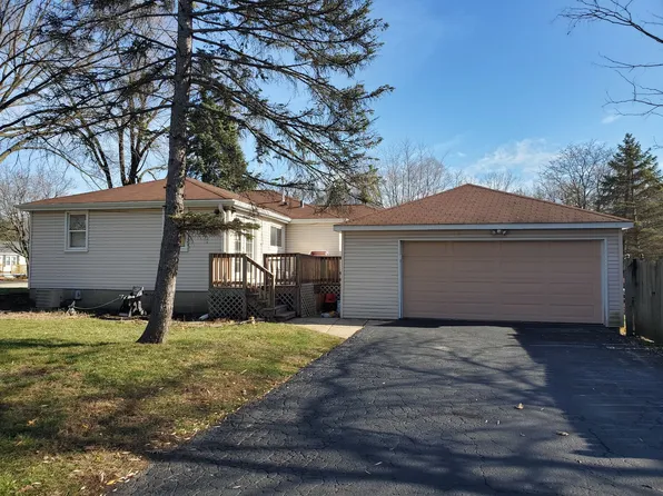 15275 W Walnut Dr, Deerfield, IL 60015