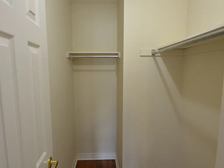 10719 Bathurst St #7 — Photo 13