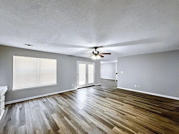2nd image of 7207 Londonderry Dr