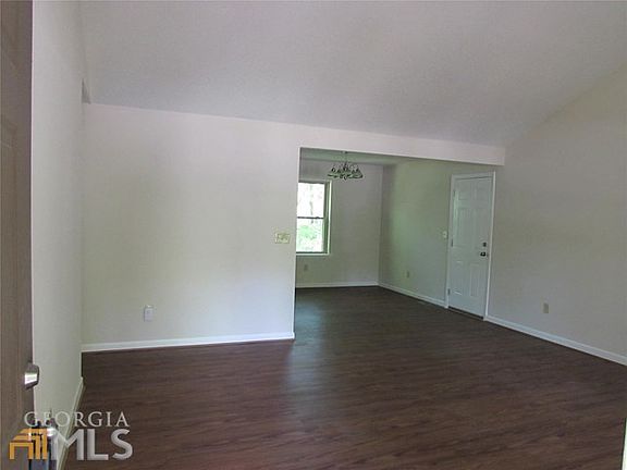 New wood styled floors, large breakfast area