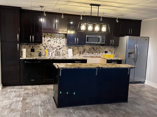 18 E Old Willow Rd #527