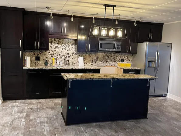 18 E Old Willow Rd #527, Prospect Heights, IL 60070