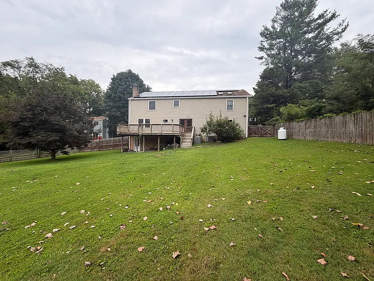 9627 Locust Hill Dr — Photo 37