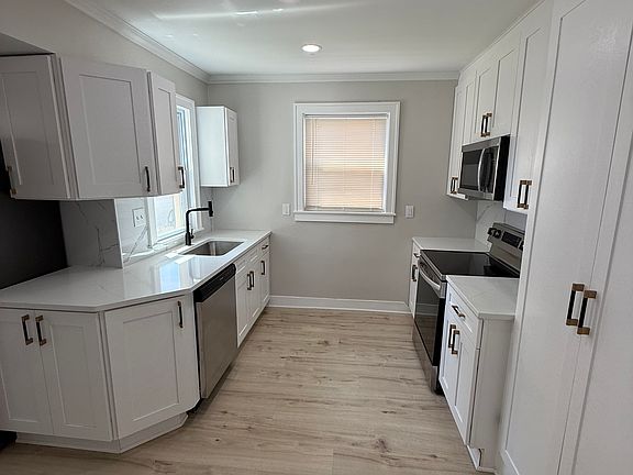 3rd image of 27390 Elmhurst St #1