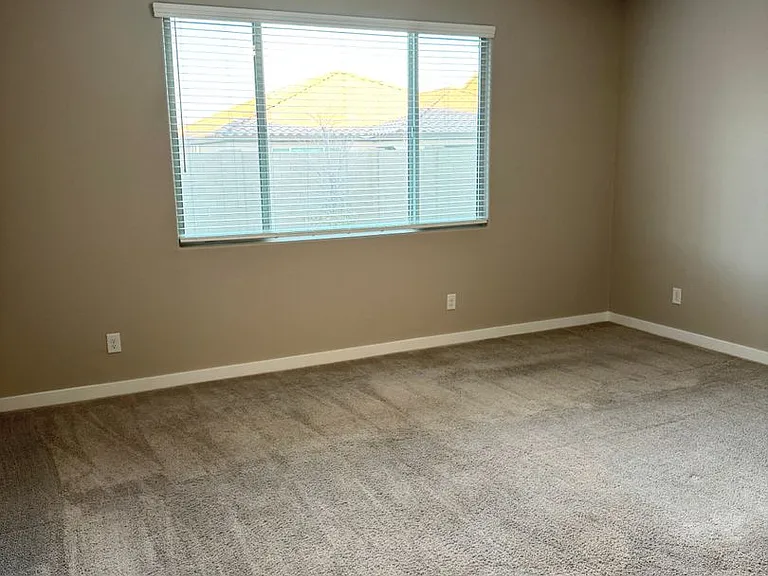 19624 W Badgett Ln — Photo 31