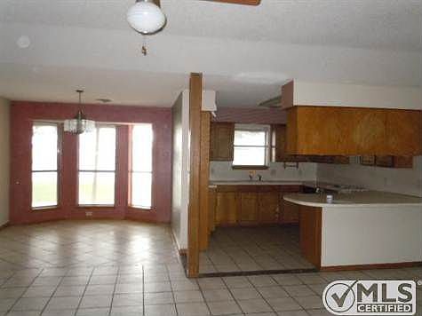 4th image of 3725 Oldham Ln