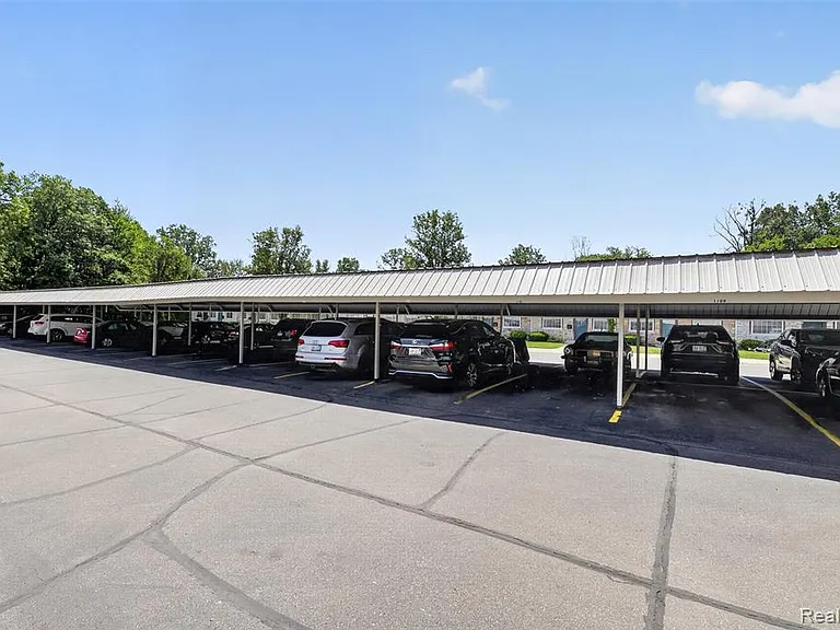 16515 Terrace Village Dr — Photo 65