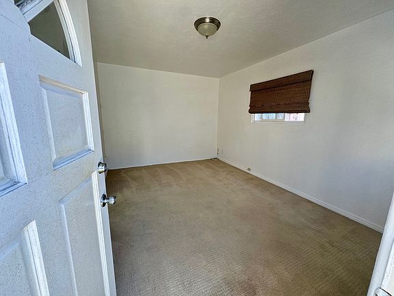 5th image of 1071 Diamond St