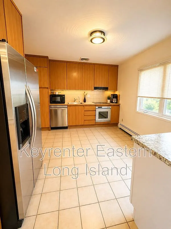 4 bed, 2.0 bath, $5,000 — Photo 4