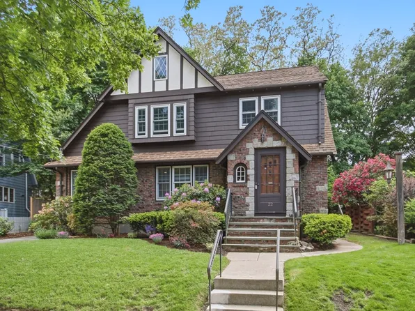 22 Ivy Rd, Belmont, MA 02478