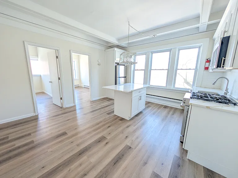 629B Valley Pl #1 — Photo 2