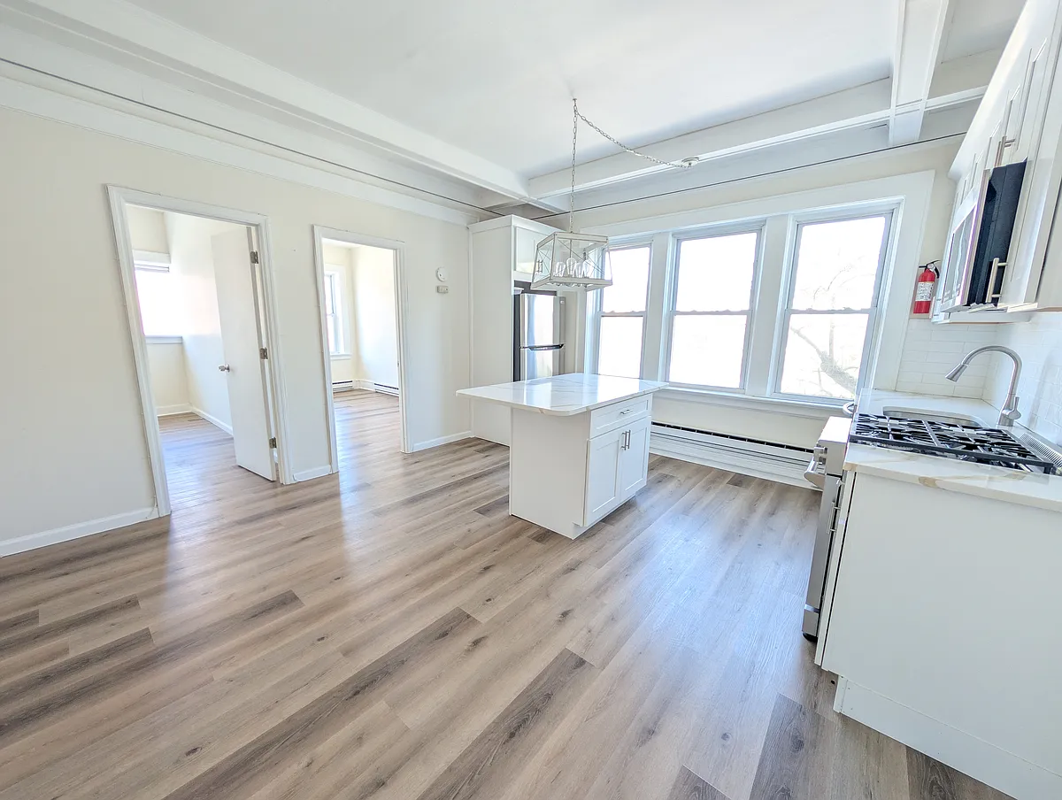 Building Photo - 629B Valley Pl #1