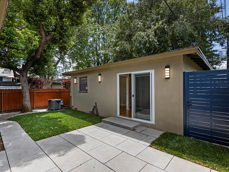 420 Violet Ave — Photo 21