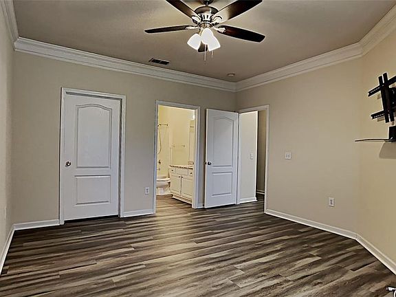 4th image of 10431 Villa View Cir