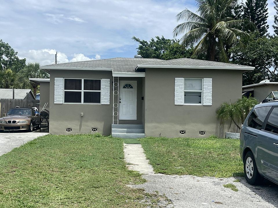 1st image of 121 SE 5TH Avenue