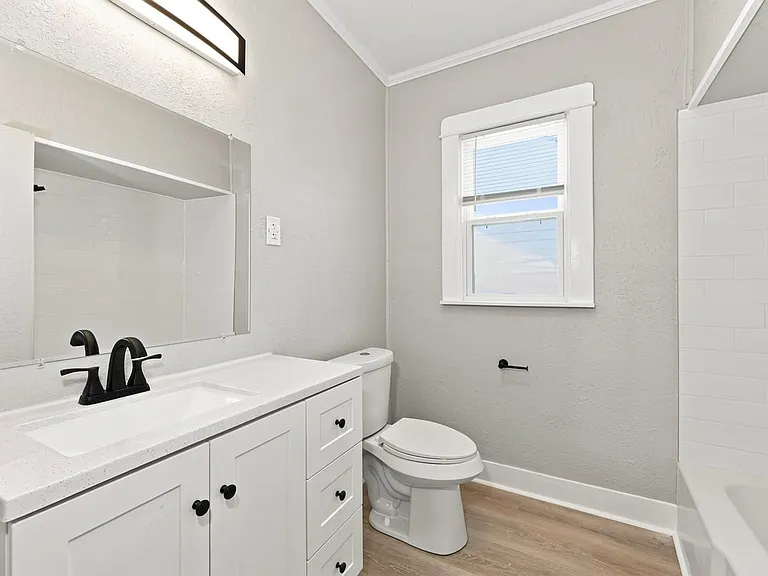 1548 McKenzie Ave — Photo 13