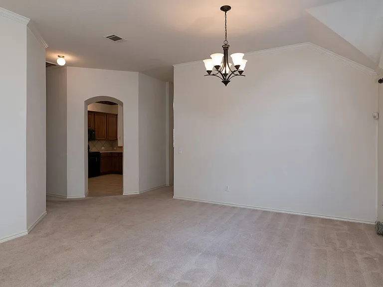 1621 Oak Brook Ln — Photo 8