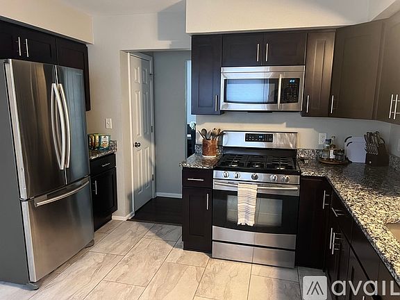 2nd image of 4046 N Prospect Ave
