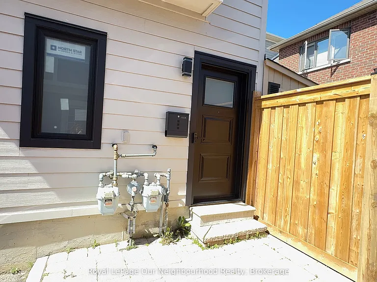 26 Cardrew St #COACH — Photo 1
