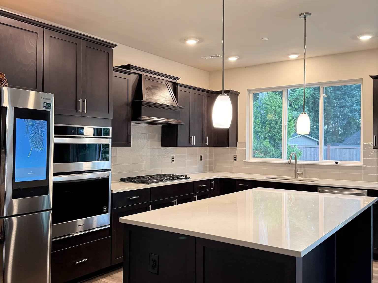 5 bed, 3590 sqft, $4,995 — Photo 4