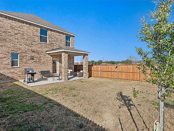 5th image of 2001 Saskatoon St