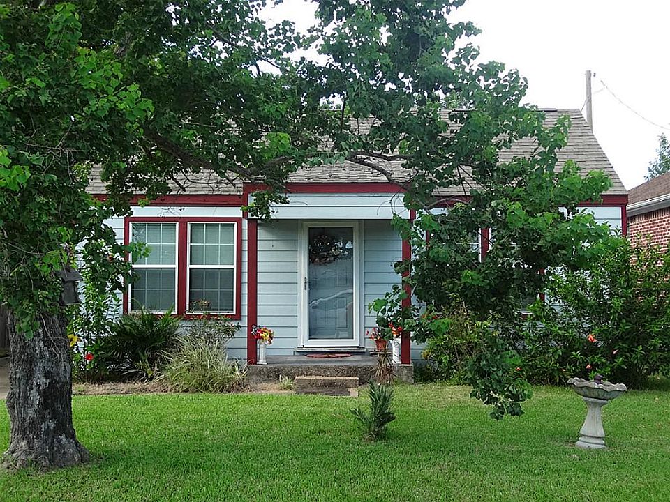 1st image of 2402 19th Ave N