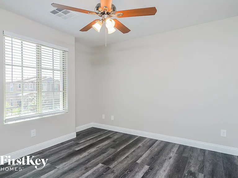 5439 Funks Grove Ln — Photo 9