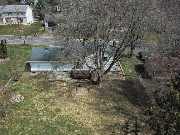 3rd image of 6716 Idsen Ave S