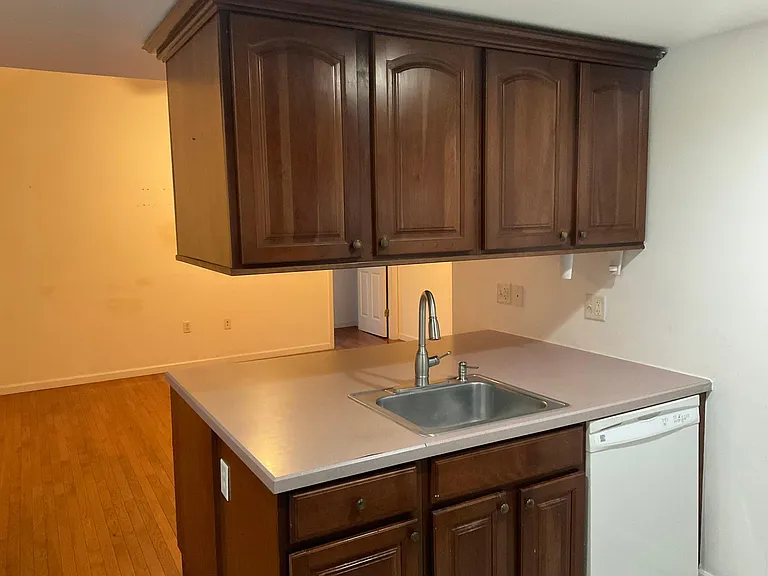 30 W Railroad Ave #2 — Photo 3