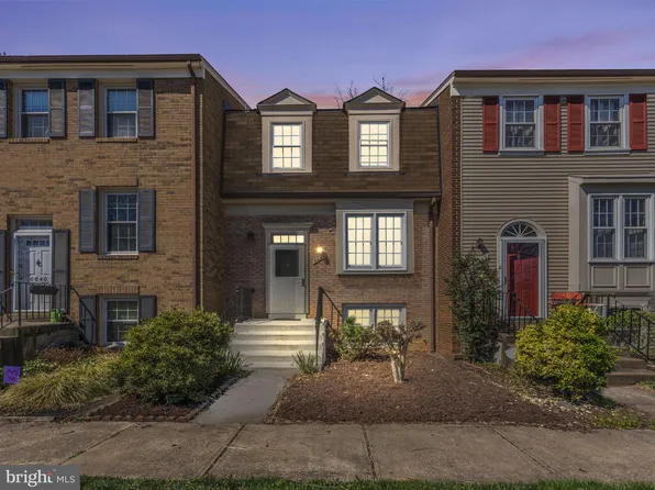 8638 Dellway Ln, Vienna, VA 22180