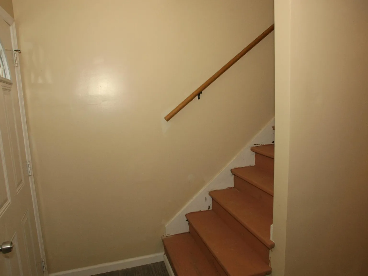 2 bed, 875 sqft, $1,045 — Photo 1