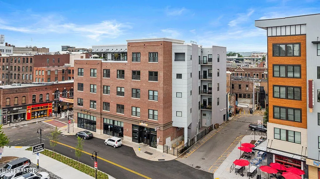 2 bed, 1419 sqft, $3,000 — Photo 3
