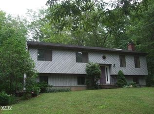 34 Little Brook Ln, Newtown, CT 06470