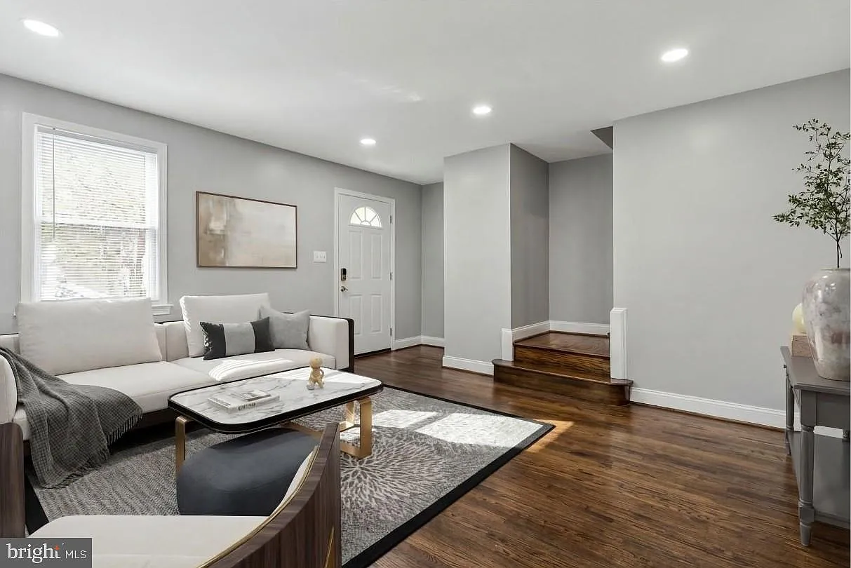 5 bed, 3.0 bath, 1824 sqft, $3,400 — Photo 4